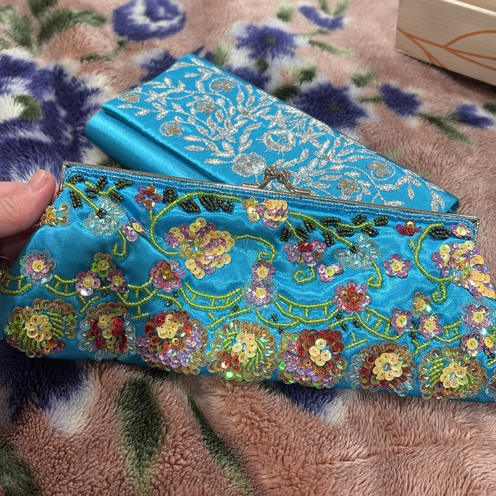 Beaded Clutch Fornal Party Handbag  looking blue new - Picture 2 of 5